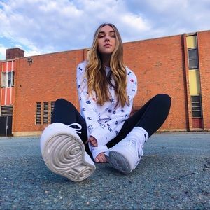 Meet your Posher, Abby